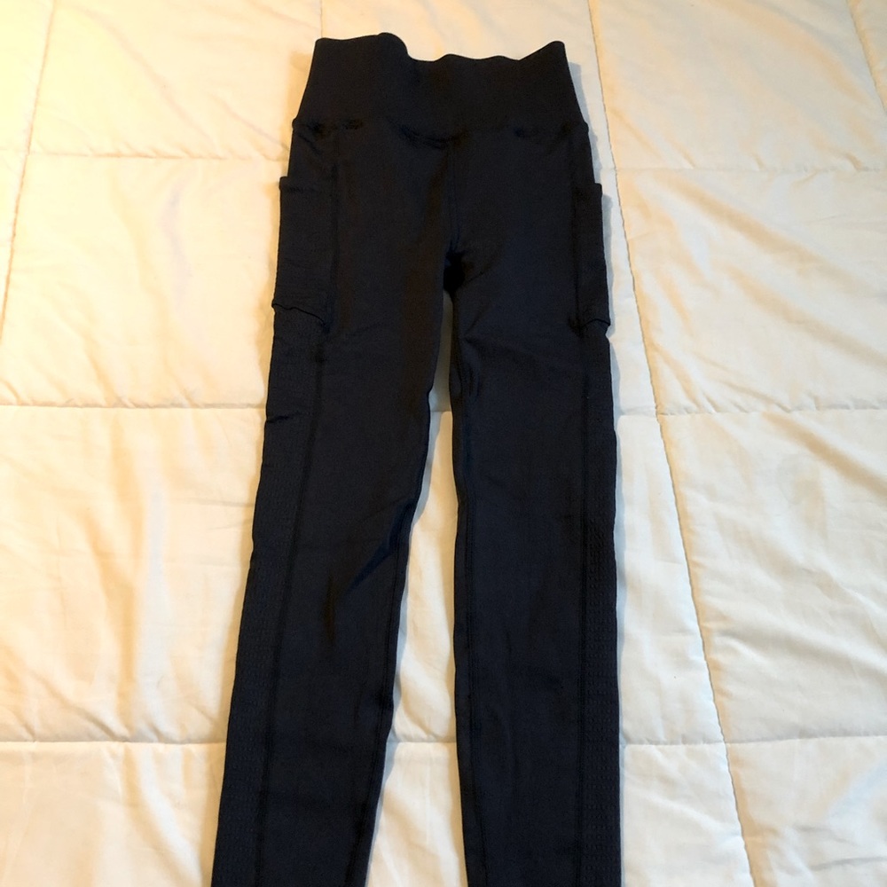 dark blue leggings